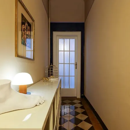 Bed & Breakfast House Of Frames *