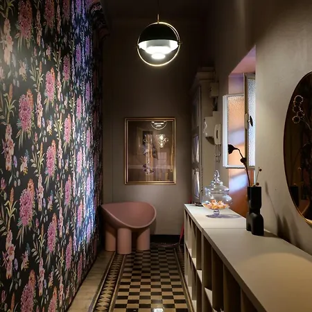 House Of Frames Bed & Breakfast