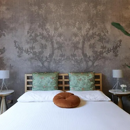 House Of Frames Bed & Breakfast *