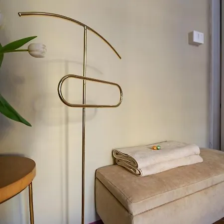 House Of Frames Bed & Breakfast *