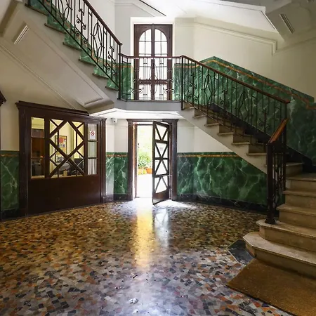 Bed & Breakfast House Of Frames